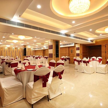 Mint Hotel Premia Chandigarh, Zirakpur Dış mekan fotoğraf