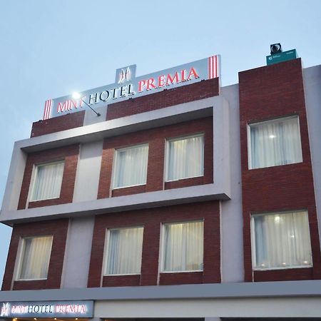 Mint Hotel Premia Chandigarh, Zirakpur Dış mekan fotoğraf