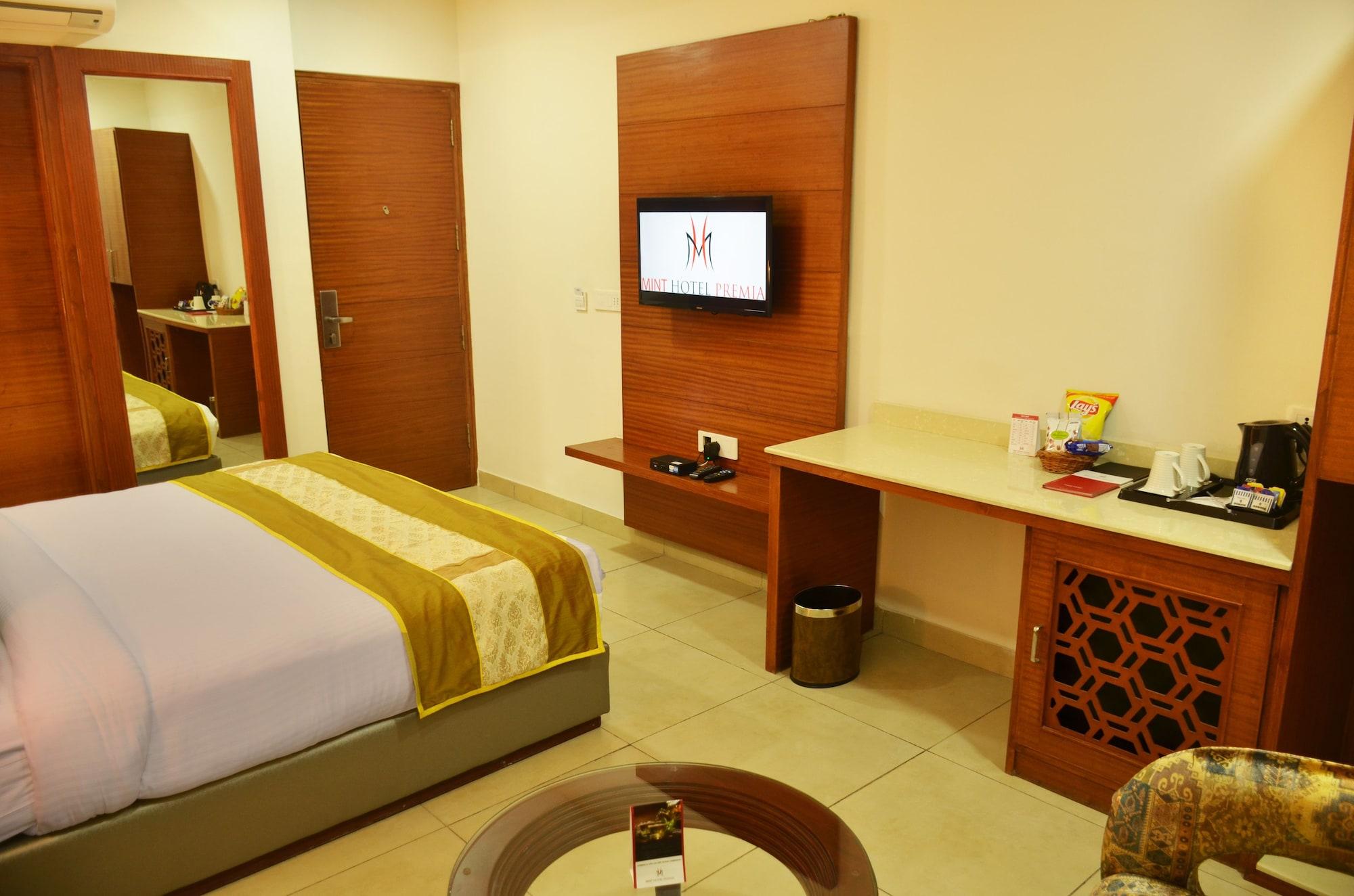Mint Hotel Premia Chandigarh, Zirakpur Dış mekan fotoğraf