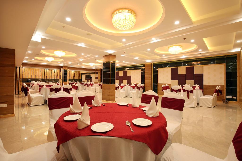 Mint Hotel Premia Chandigarh, Zirakpur Dış mekan fotoğraf