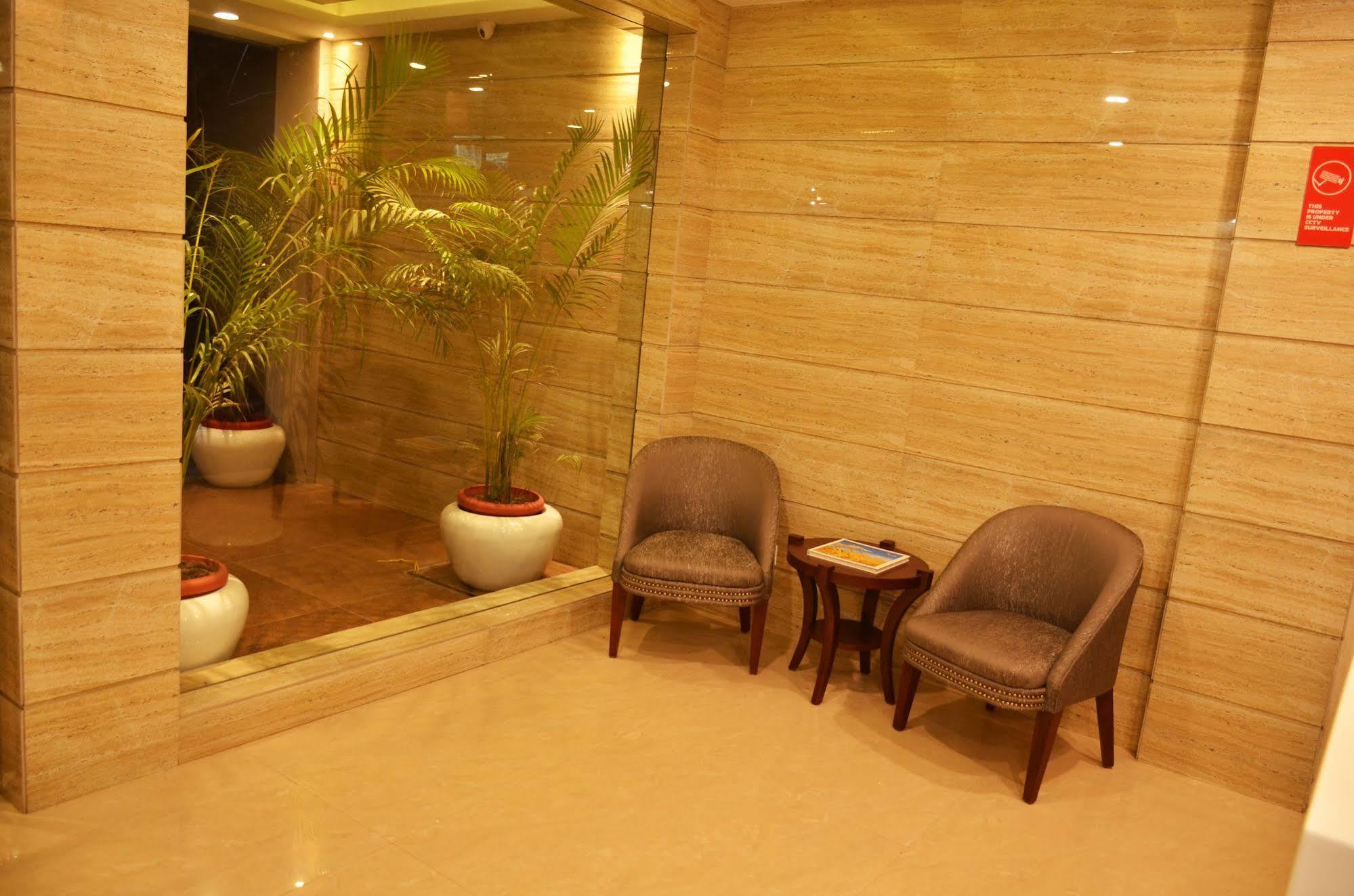 Mint Hotel Premia Chandigarh, Zirakpur Dış mekan fotoğraf